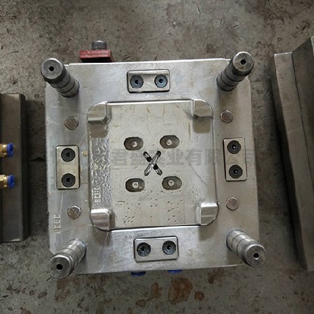 注塑模具46